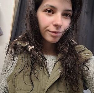 Meet your Posher, Leila